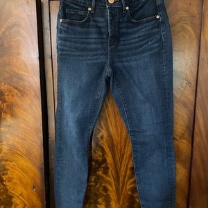 Ann Taylor LOFT CURVY skinny crop jeans.
